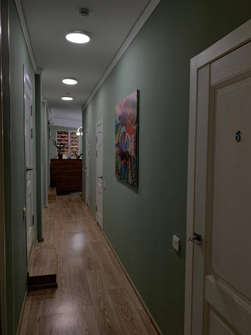 Hostel Nomad Almatı Dış mekan fotoğraf